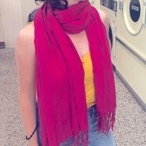 Pink magenta scarf with fringe